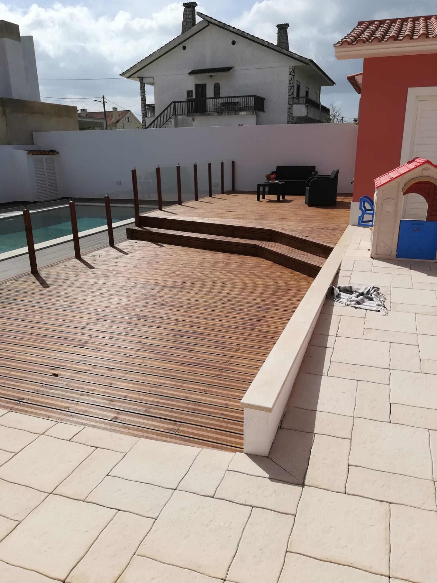 Decks de Madeira e Compósito 